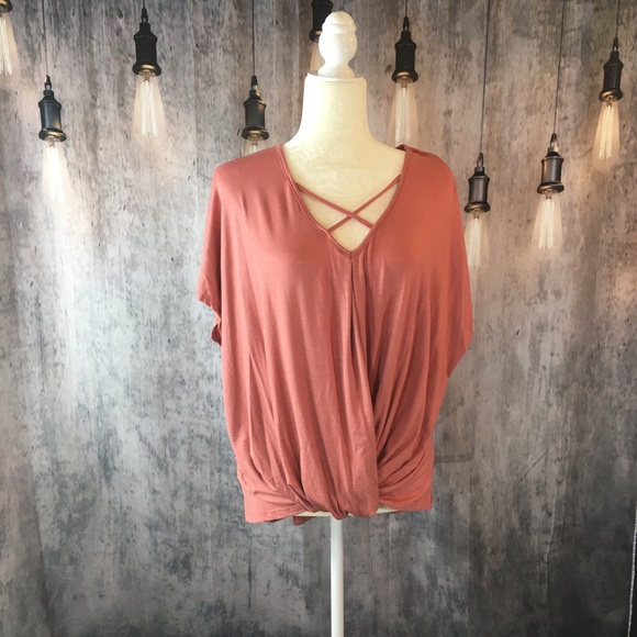 ❗️Sale ❗️Casual Knotted Tee - Picture 3 of 6